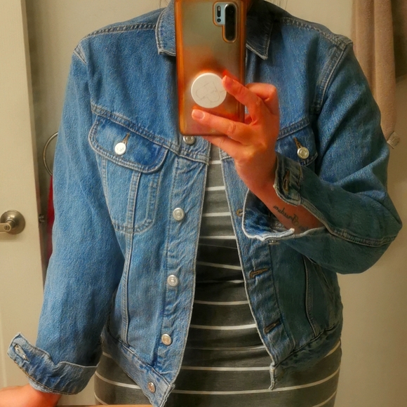 Women's jean jacket - Picture 2 of 3